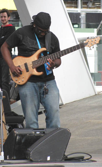 Dundas Square host Slide Guitar from around the world (3)